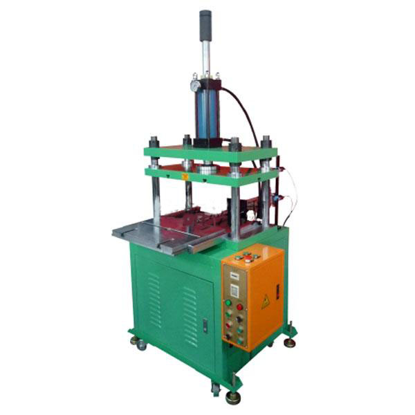 滑臺四（sì）柱油壓機(jī)